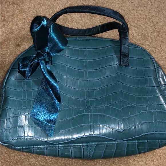 VICTORIA’S SECRET - Croc Handbag with Silk Ribbon - Picture 2 of 10